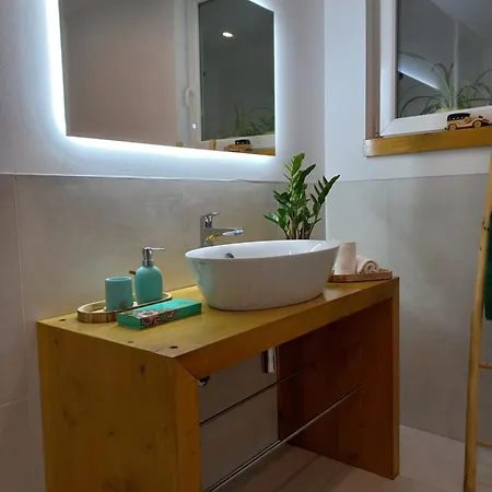 Apartma Aljaz * Spodnja Idrija